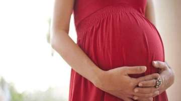 Scientists find COVID-19 may increase risk of blood clots in pregnant women