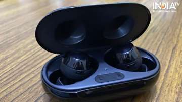 samsung, samsung galaxy buds truly wireless earbuds, samsung truly wireless earbuds, samsung galaxy 