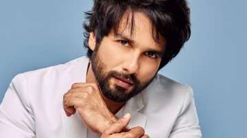 Shahid Kapoor transfers money to bank accounts of background dancers from Bosco Martis, Ahmed Khan's