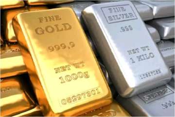 Gold, silver prices fall after 7 days of gain