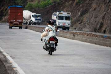Govt makes it mandatory for all motorbikes to have handholds | Check new guidelines for two-wheelers