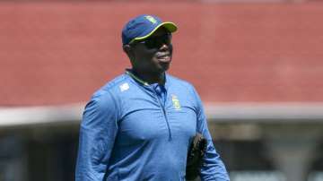 Hilton Moreeng gets three-year extension as South Africa women's coach