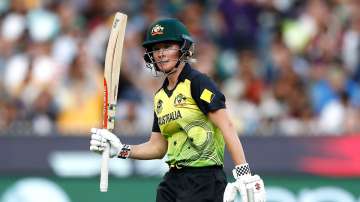Beth Mooney signs with Perth Scorchers for next two WBBL seasons