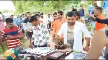 Youths hold birthday celebration, disobeys all COVID-19 guidelines | WATCH 