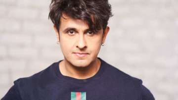 Sonu Nigam claims he is fed up with fans' questions on WhatsApp. Know why