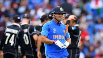 Smriti Irani thanks MS Dhoni for his career as former India captain retires