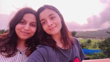Soni Razdan shares 'flashback fun' in latest photo with daughters Alia Bhatt, Shaheen