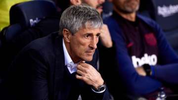 Barcelona president backs Quique Setien, sees Xavi as future coach