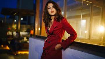 Rhea Chakraborty leaves for NCB office, is "ready for arrest"