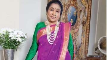 Seen Asha Bhosle's glamorous avatar at the age of 87 yet?