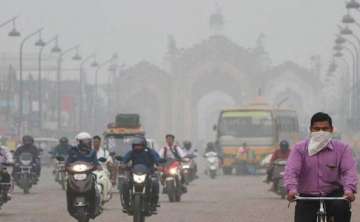 Delhi records 'moderate' air quality, may turn 'poor'' by Monday 