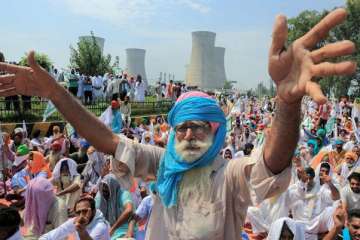 Punjab-Haryana border sealed amid farmers' protest against Farms Bill