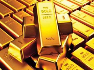 Gold worth Rs 90 lakh seized from two plane passengers