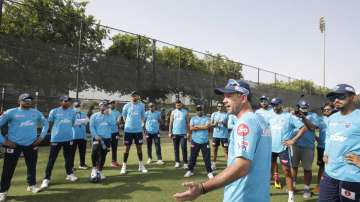 Ricky Ponting with Delhi Capitals players