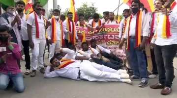 Karnataka Bandh LIVE: Protests against farm laws across state; JD(S) workers hold bike rally in Shivamogga