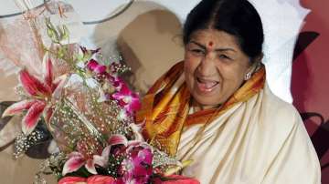 Best romantic songs of the legendary singer Lata Mangeshkar that tug at our heartstrings