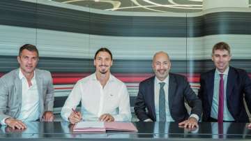 Zlatan Ibrahimovic extends contract with AC Milan until 2021