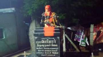 Statue of Periyar in Trichy found smeared with dye, blame game erupts