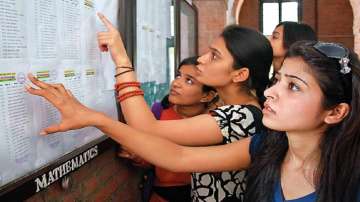 DU admission: Over 4,800 students apply on first day under third cut-off list