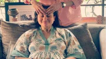 Kareena Kapoor Khan enjoys being pampered by mom, shares a pic of ‘Maa ke haath ka maalish’