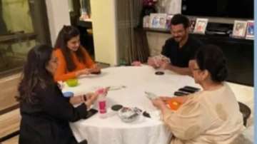 Anil Kapoor's rummy confession: Don't know how to hold the cards right