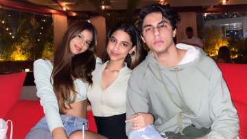 Shah Rukh Khan's kids Suhana, Aryan enjoy with cousin Alia Chhiba