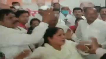 Congress leader Tara Yadav beaten by party leaders in Deoria