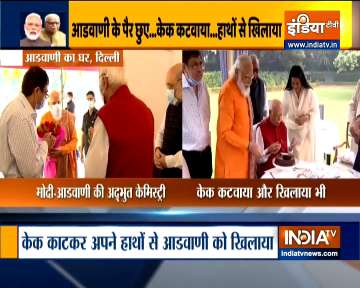 LK advani 93rd birthday, LK advani birthday, pm modi visits lk advani, pm modi lk advani wishes, pm 