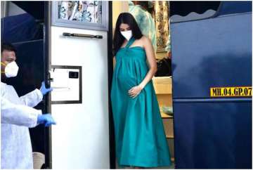 Heavily pregnant Anushka Sharma is back in Mumbai, starts shooting (Pics)