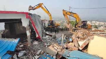 MP: Computer Baba's ashram demolished in Indore, seer among 6 detained 