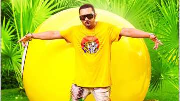 Honey Singh's latest funky track 'First Kiss' trends on YouTube