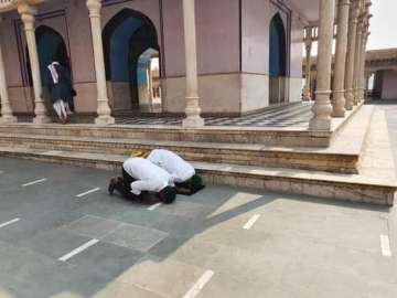 Mathura temple namaz, Nand Baba Mandir namaz, Nand Baba Mandir namaz prayers, two booked, Nand Baba 