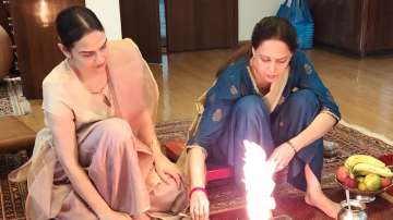 Hema Malini organises havan on daughter Esha Deol's 39th birthday