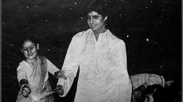 Amitabh Bachchan digs out priceless throwback photo with Jaya, Shweta Bachchan