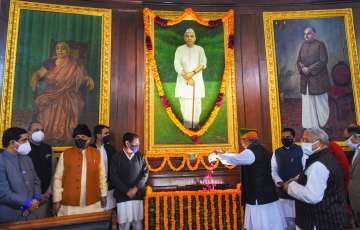 Leaders pay respect to former PM Chaudhary Charan Singh