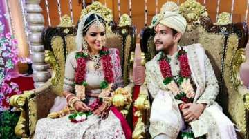 Aditya Narayan & Shweta Agarwal's first pics post wedding go viral