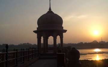 lucknow gulala ghat