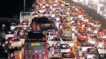 delhi traffic advisory, farmers protest traffic advisory, noida link road, noida chilla border close