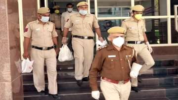 Delhi Police returns Rs 7.55 crores cash, gold, phones, cars in recovered property to their rightful