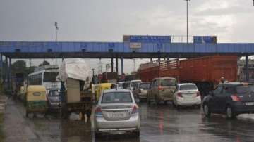Delhi: No entry of commercial vehicles without RFID tags from Jan 1