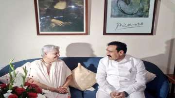 Ahead of West Bengal polls, Narottam Mishra meets Amitabh Bachchan's mother-in-law 
