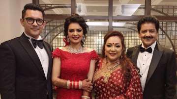 Aditya Narayan and wife Shweta Agarwal with parents Udit Narayan and his wife