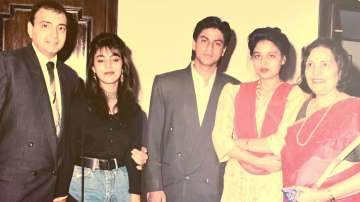 SRK's rare picture with sister Shehnaz Lalarukh Khan, wife Gauri goes viral. Seen yet?