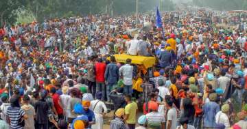 Farmers turn down Govt's offer of putting farm laws on hold, firm on taking out Jan 26 tractor march 