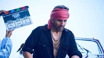 Akshay Kumar drops his first look as gangster in Bachchan Pandey