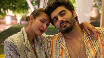 Malaika Arora enjoys dip in a pool & cooking for beau Arjun Kapoor on Sunday