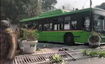 Protesting farmers intensify stir, vandalise DTC bus