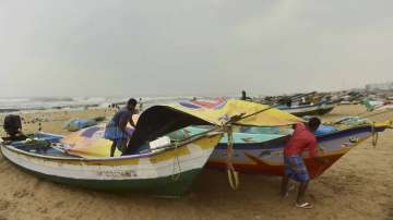 Sri Lankan Navy apprehends nine Indian fishermen