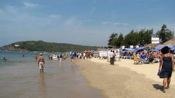 Goa to impose fine of Rs 10,000 for drinking on beaches