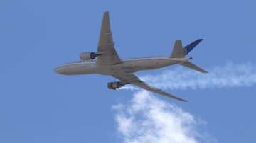 Boeing 777s, United Airlines, Plane debris in denver
